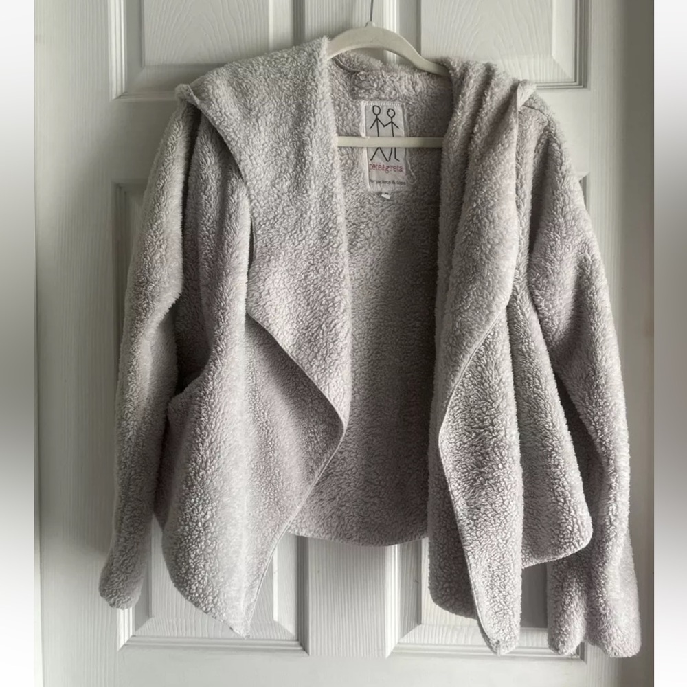 Medium Pete & Greta Johnny Was Plush Jacket Long Sleeve Lounge Top Gray Hoodie